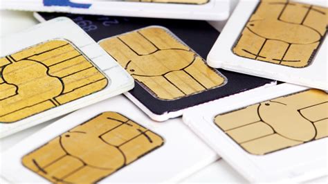 Kartu sim (subscriber identity module atau subscriber identification module) adalah sebuah kartu kecil yang ditaruh di telepon genggam yang menyimpan kunci pengenal jasa telekomunikasi. Batas Registrasi Ulang Kartu SIM Berakhir, Begini Sistem ...