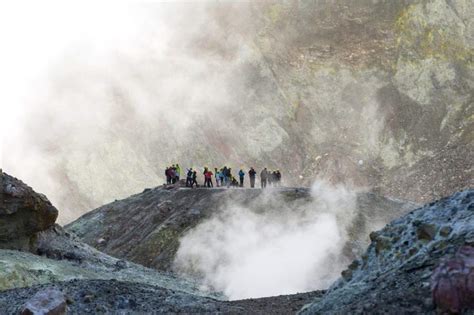 Indonesia memiliki total 127 gunung berapi atau 13 persen gunung berapi di. Seorang rakyat Malaysia kritikal selepas cedera dalam ...