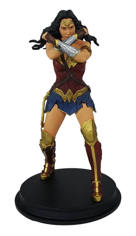 Галь гадот, крис пайн, робин райт и др. ThinkGeek Exclusive Justice League Wonder Woman Statue ...