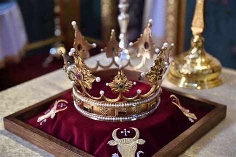 Patriarch Of Romania Blesses Reconstructed Crown Of St Stephen The