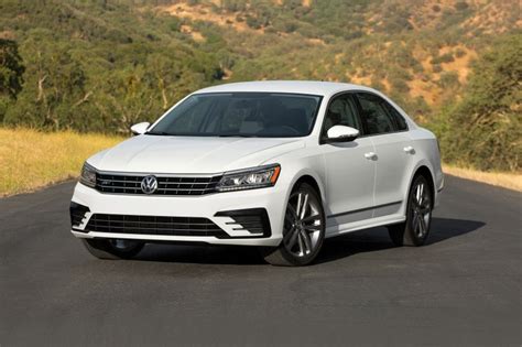 2018 volkswagen passat pictures 162 photos edmunds