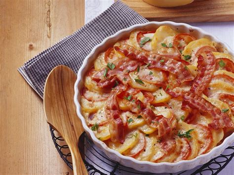 Tomaten Kartoffel Gratin Mit Bacon Und Zwiebeln Rezept Eat Smarter