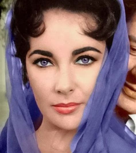 Elizabeth Taylor S Eyes Shown In Rare And Stunning Photos Elizabeth Taylor Eyes Stunning