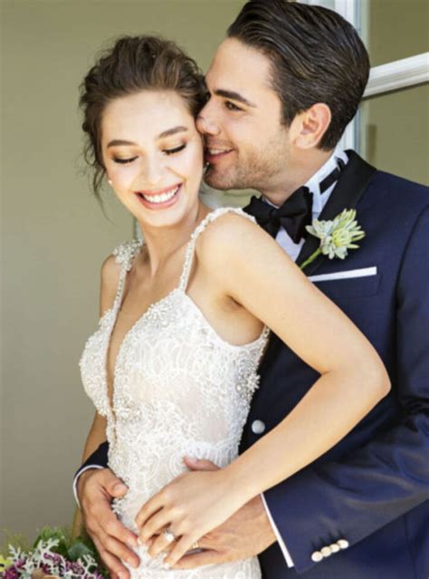 Kadir dogulu was born on 19 april 1982 in mersin, turkey. Neslihan Atagül Wedding Dress - Esoes Life