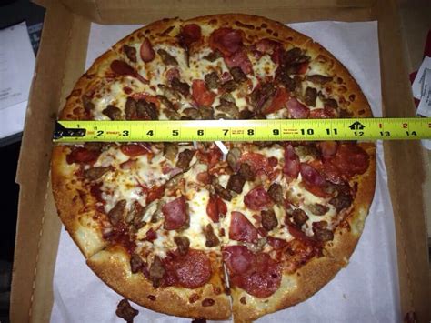 How Big Is A Inch Pizza Slices Servings Size And Calories
