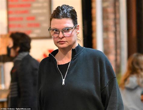 Linda Evangelista Seen For The First Time Since She Was Deformed
