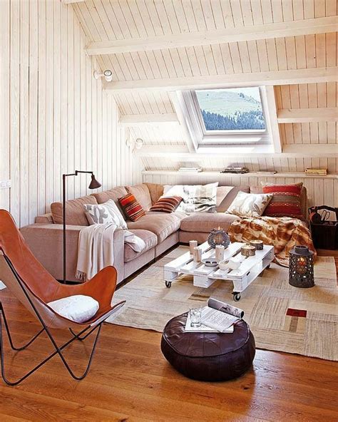 Die wohnung ist voll ausgestattet mit drei schlafzimmern, sehr bequemen comfort betten, einem bad, separatem wc und einbauküche. Dachwohnung einrichten - 30 Ideen zum Inspirieren ...