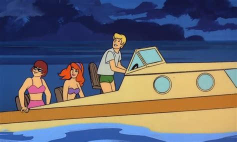 Scooby Doo Daphne Beach