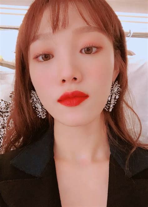 She graduated from the university in february 2016. Lee Sung-kyung Height, Weight, Age, Body Statistics ...