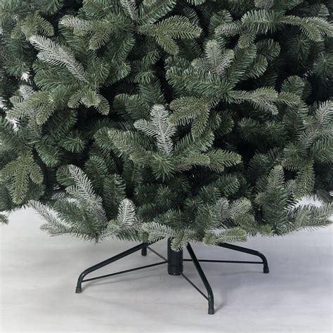The norway spruce is a pyramidal tree that can grow to a height of about 60 feet in cultivation. The Holiday Aisle Norway Green Spruce Artificial Christmas ...