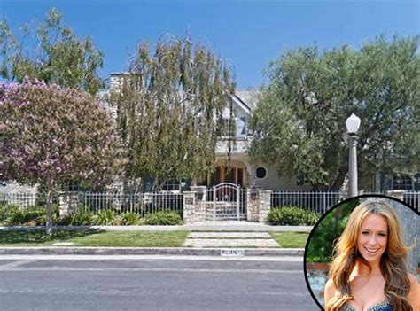 Jennifer Love Hewitt Sells Toluca Lake Home For 215 Million E Online