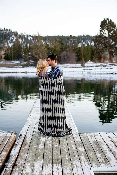 30 Winter Engagement Photo Ideas To Warm Your Heart Page 2 Of 2