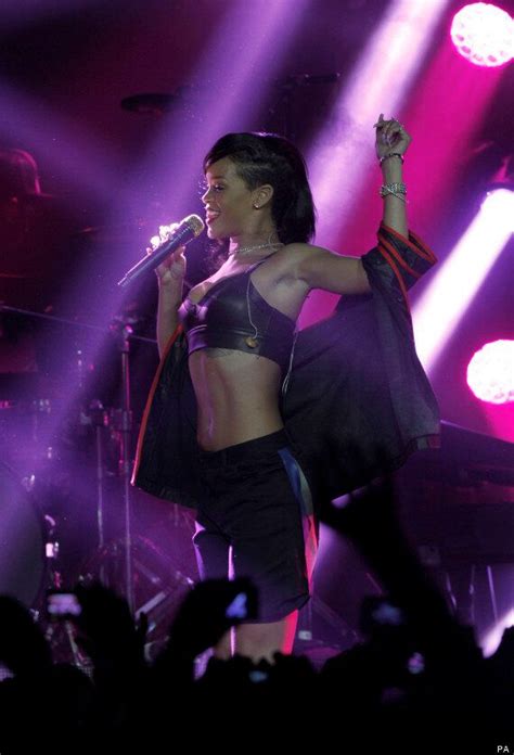 Rihanna 777 Tour Singer Kicks Off Jaunt With Crotch Grabbing Antics In