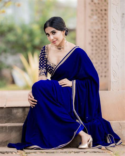 Royal Blue Saree With Golden Border Dresses Images 2022