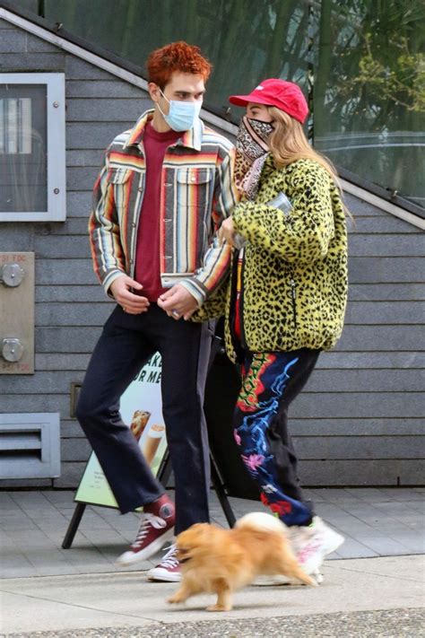 9 2 1 200 winners. Clara Berry Day Out in Vancouver 03/25/2021 - Celebskart