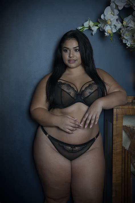 Plus Size Instagram Star Shows Off Her Body In Diversity