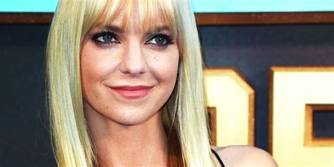 Anna Faris On Kate Spade Handbags And Playing Hard To Get Dating Advice
