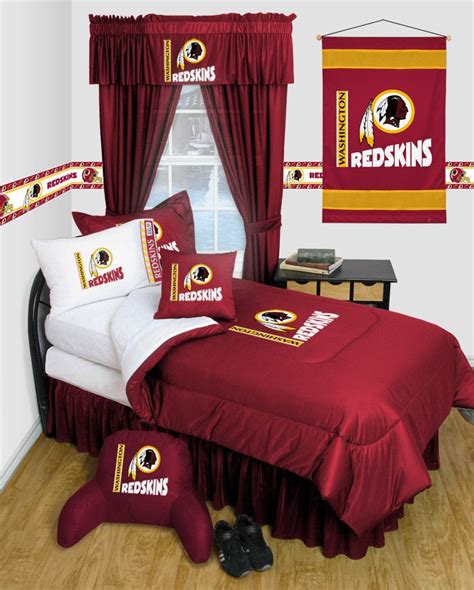 News, schedules, sportswear, ticket information and everything else relating to sports teams in dc: Washington Redskins (With images) | Redskins, Room, Sports ...