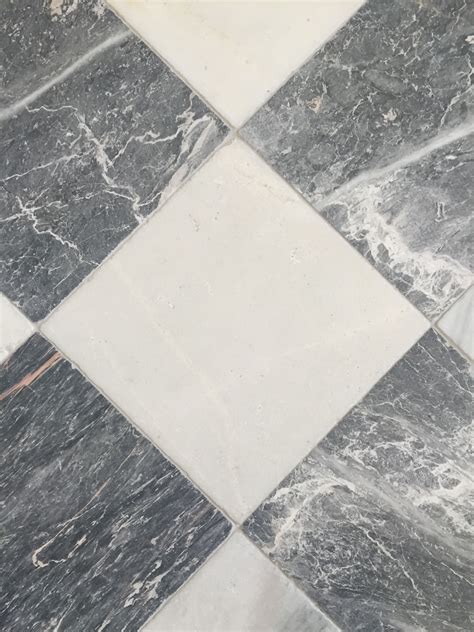 Lapicida Venetian Chequer Marble Limestone Flooring Venetian