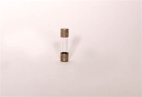 R Co Parts 05 Amp 250v Fuse Yard Outlet