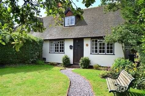 Stunning cottages in the heart of New Forest | New forest, Cottage