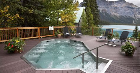 Emerald Lake Lodge Accommodations Canadian Rocky Mountain Resorts
