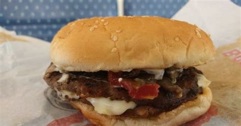 Can't get enough of that heavenly creamy taste? Review: Burger King - Mushroom & Swiss King | Brand Eating