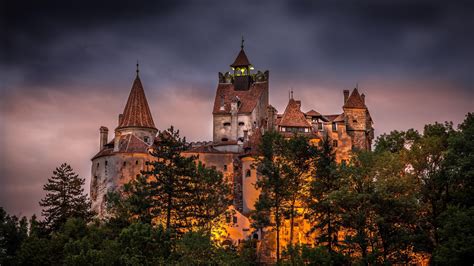 Bran Castle During Nighttime In Romania 4k Hd Travel Wallpapers Hd