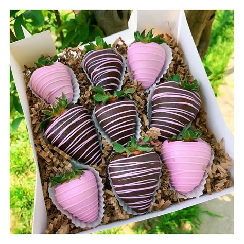 See more ideas about chocolate covered strawberries, covered strawberries, chocolate each assortment is carefully packaged in a beautiful gift box and delivered fresh, right to your special send sweet chocolate covered strawberries right to their doorstep! 𝐜𝐮𝐬𝐭𝐨𝐦 𝐜𝐨𝐯𝐞𝐫𝐞𝐝 𝐬𝐰𝐞𝐞𝐭𝐬 ♡ on Instagram: "… | Chocolate ...