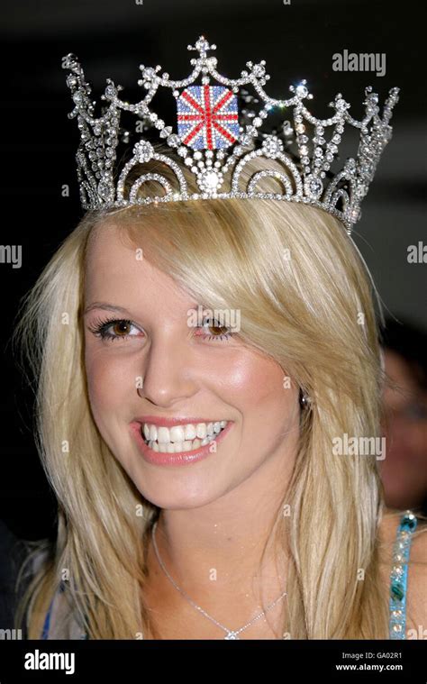 Rachael Tennent Miss Aberdeen Is Crowned Miss Great Britain 2007 At The Grand Final Of Miss