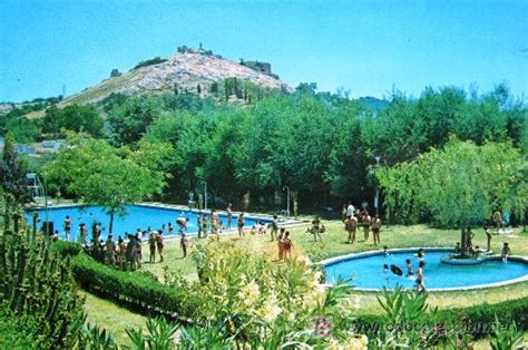 Este sendero, que arranca en el embalse de aracena, adentra al caminante en un recorrido por riveras y cotos que plasman la belleza del parque natural sierra de aracena y picos de aroche. aracena: huelva. piscina municipal. postales sa - Comprar ...