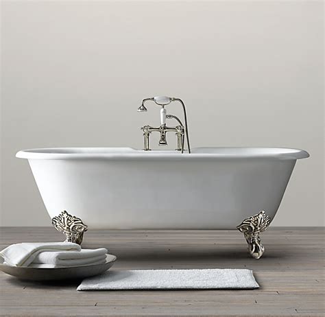 Soak your feet in the water for 10 to 15 minutes. Vintage Imperial Clawfoot Soaking Tub with Metal Feet