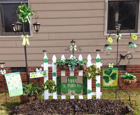 St Patricks Day Decorated Outdoor Fence Outside Decorations St