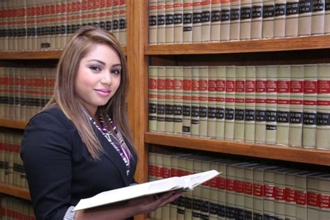 Choosing The Right Paralegal Education Program For You