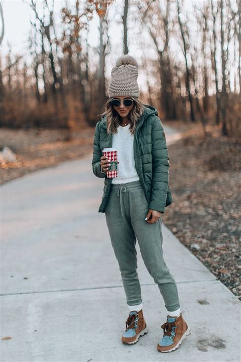 A Comfy Cozy Look Casual Winter Outfits Comfy Outfits Winter Winter