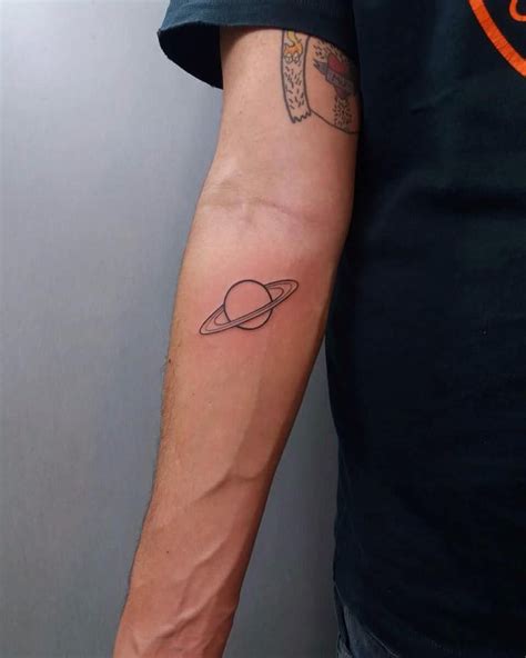 Saturno Tatuagem De Saturno Tatuagens Planetas Tatuagem Espacial