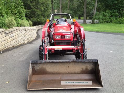 Mahindra Tractor 2615