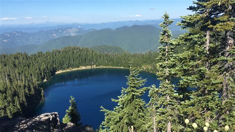 Hike The Summit Lake Trail Day Trip From Seattle With Views Of Mount
