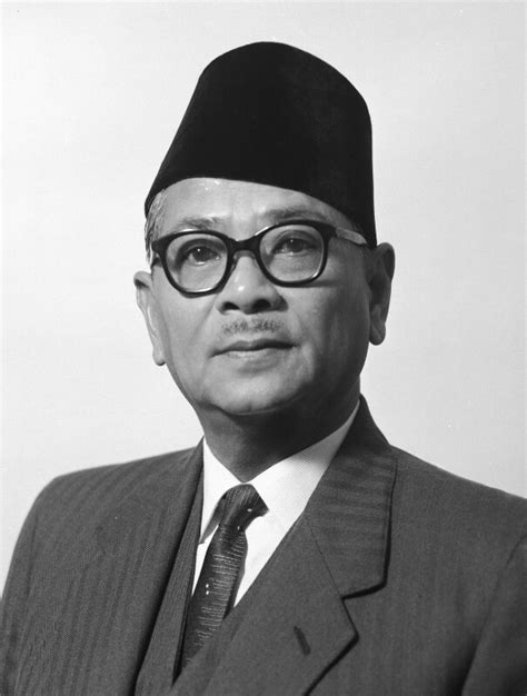 He was then assigned to tuanku abdul rahman (as he became) admitted to british interrogators that he had made speeches in favour of the japanese during the latter's military. NPG x191409; Tunku Abdul Rahman - Portrait - National ...