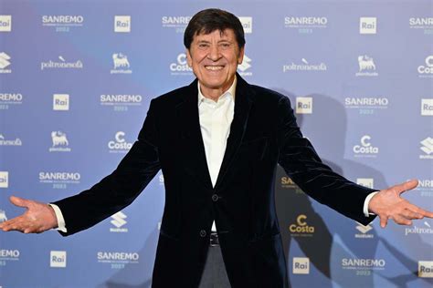 Gianni Morandi Il Nuovo Arrivato In Famiglia Commuove Tutti Annuncio