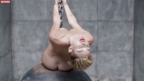 Miley Cyrus Desnuda En Wrecking Ball
