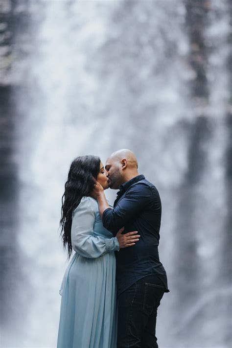 Pin By LXN Photography Lianna Xiaok On Engagement And Wedding Poses Wedding Poses Couple