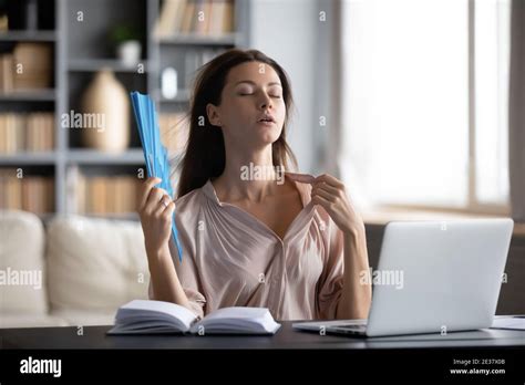 Business Woman Thirsty Hi Res Stock Photography And Images Alamy