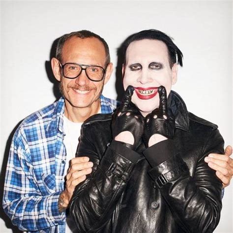 Get notified when the daughter of marilyn manson is updated. Marilyn Manson's dad surprises him on photoshoot dressed as him | Metro News