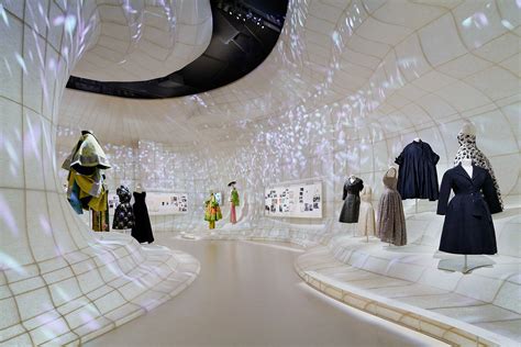 Christian Dior: Designer Of Dreams by OMA + Shohei Shigematsu - 谷德设计网