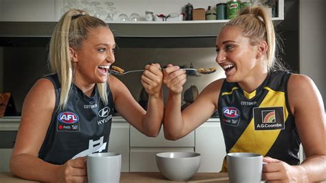 Aflw Twin Sisters Jess And Sarah Hosking Will Play Against Each Other
