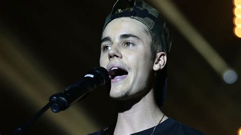 Justin Bieber Sets Uk Singles Chart Record Bbc News