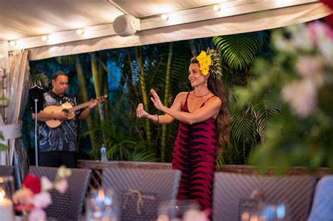 Hawaiian Wedding Reception Entertainment Ideas Hula Dancers And Ukulele