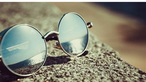5 Top Mens Sunglasses Trends In 2023 Specscart