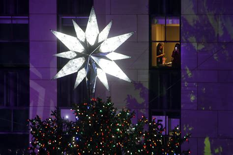 Nyc Christmas Tree Lighting Amid Protests Police The Blade